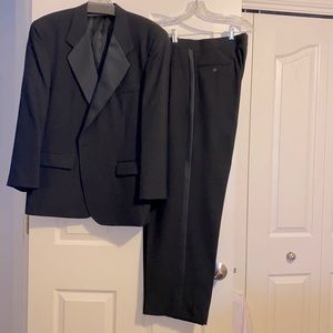 Rossi Men’s Tuxedo Satin Collar and Piping